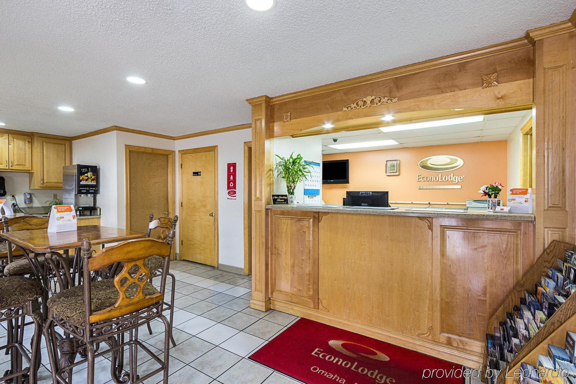 Rodeway Inn West Dodge Омаха Экстерьер фото