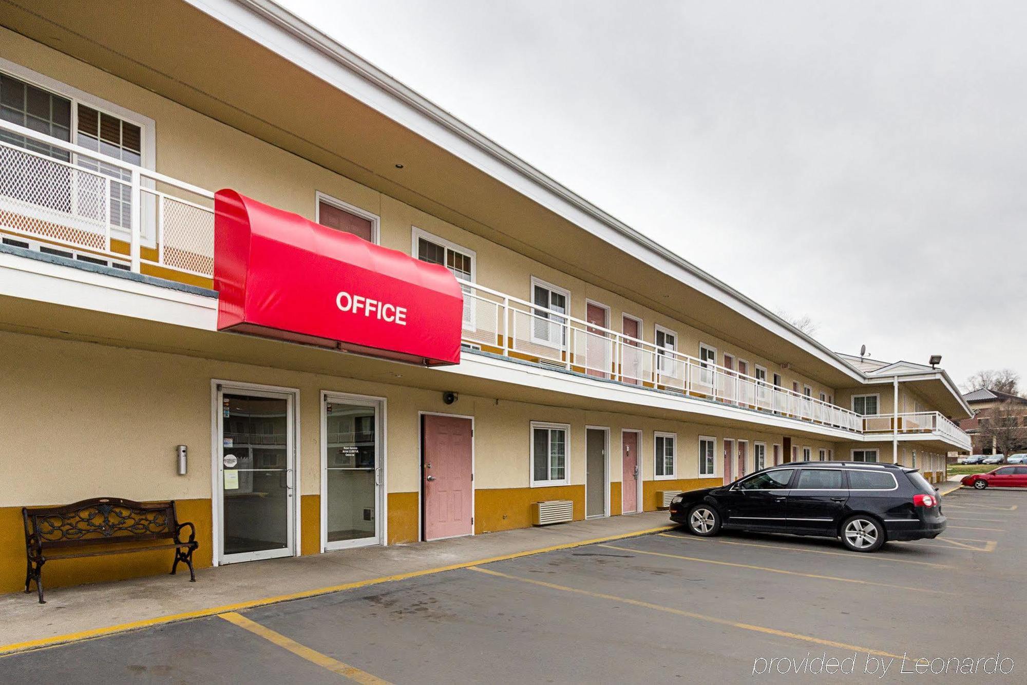 Rodeway Inn West Dodge Омаха Экстерьер фото