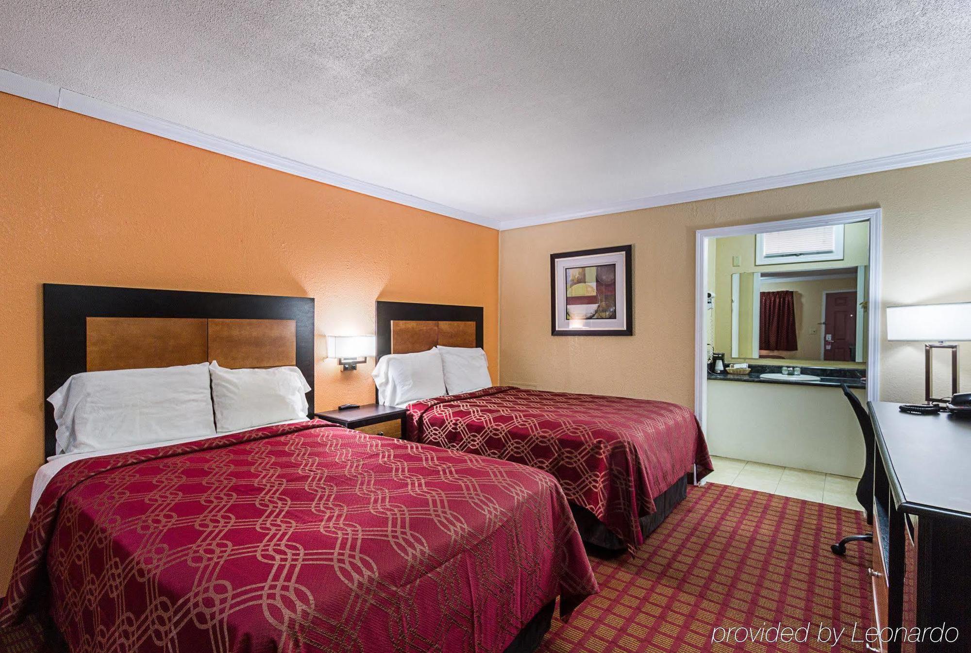 Rodeway Inn West Dodge Омаха Экстерьер фото