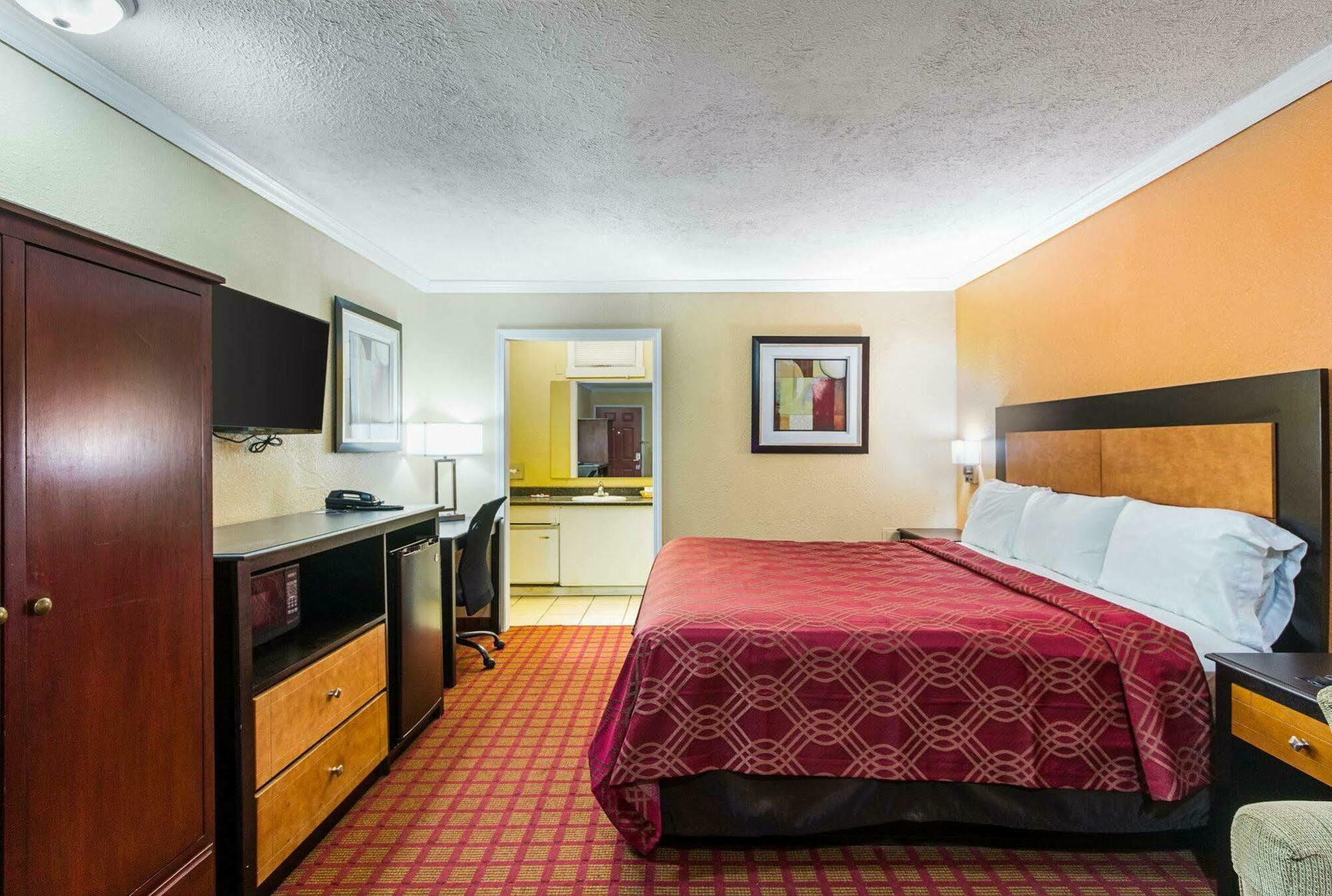 Rodeway Inn West Dodge Омаха Экстерьер фото
